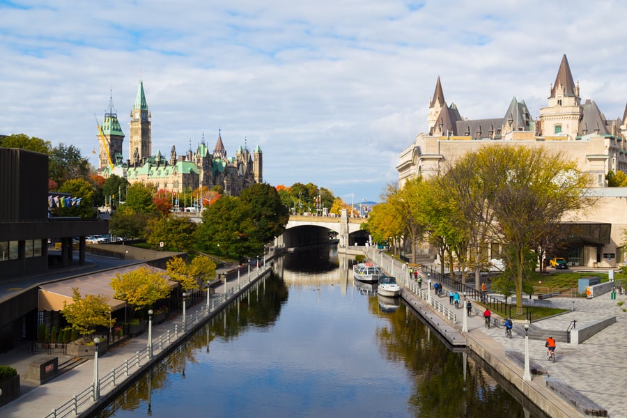 Canal Rideau. Crédit photo : Mikecphoto, Shutterstock.com.