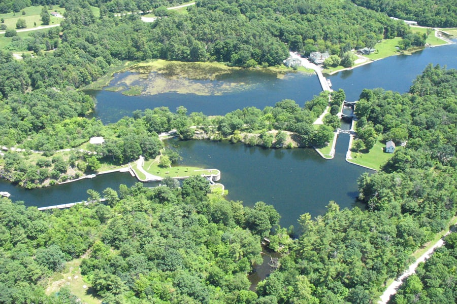 photo-4-vue-aerienne-de-jones-falls-sur-le-canal-rideau