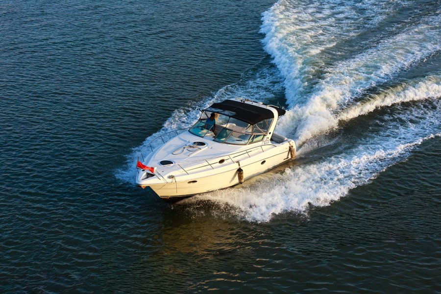 Photo 1 - Acquerir un premier bateau ou un bateau d occasion - Quang nguyen vinh - shutterstock_379129729