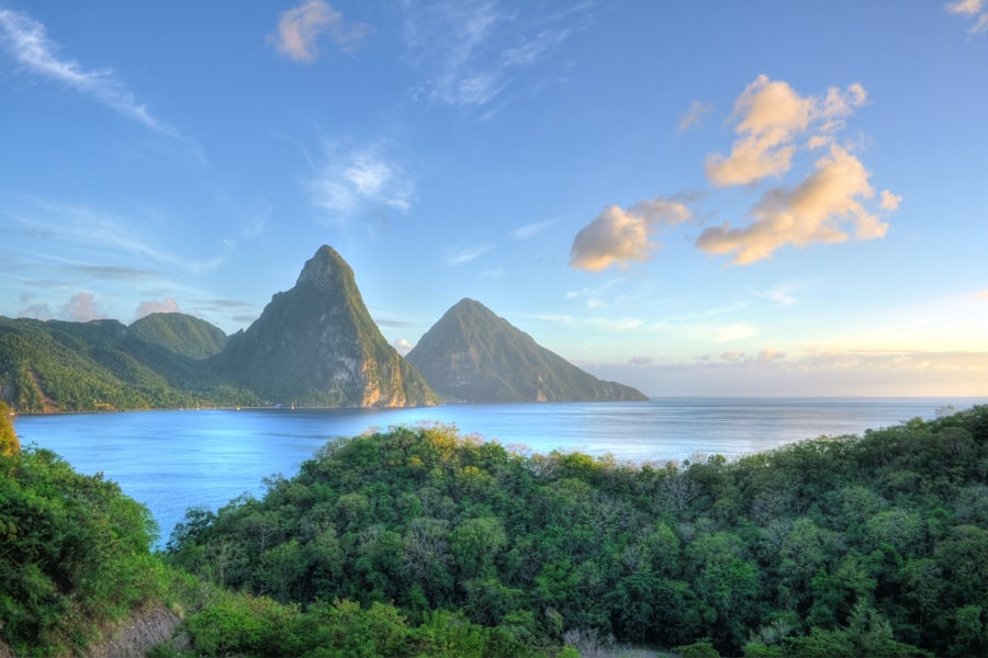 Photo 4 - Pitons a Sainte-Lucie Credit photo PlusONE Shutterstock