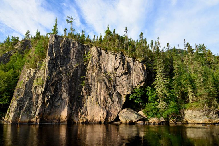 Cinq endroits de rêve pour la pêche au saumon Québec Yachting