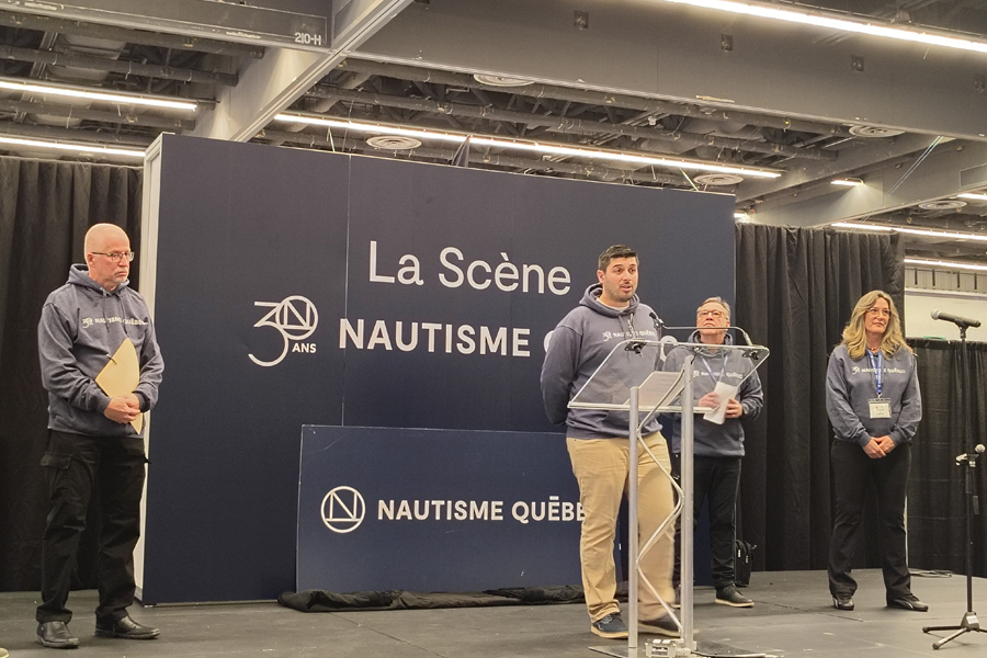 Andrea Cutugno, directeur communication, marketing et événements de Nautisme Québec, au micro. Le plus grand Festival nautique et plein-air du Canada jettera l’ancre à Valleyfield en septembre 2026.