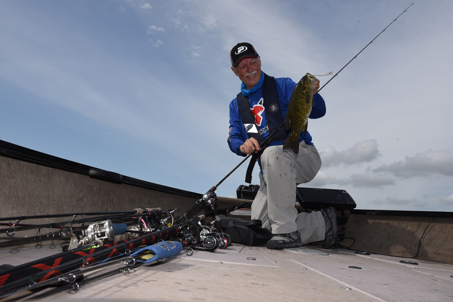 C'est certain que les pêcheurs aiment mieux capturer un poisson que de regarder leur petit écran.