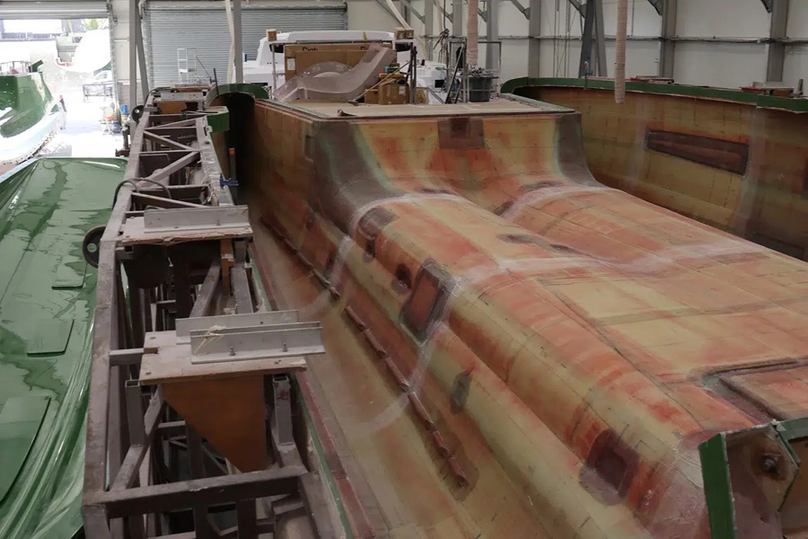 Outremer 57 en construction.