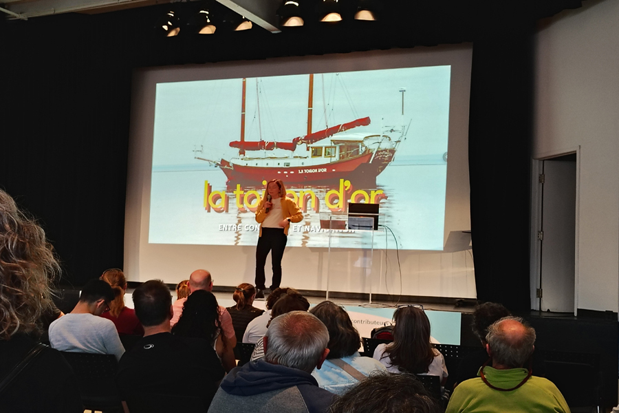 Conférence de Vikie Pedneault sur la Toison d'or au Rendez-Voile 2026. Crédit photo : Joani Hotte-Jean.