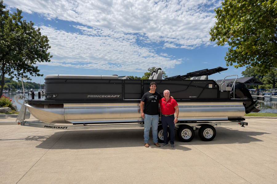 Bateaux Princecraft® annonce un nouveau partenariat avec le joueur des Patriots de la Nouvelle-Angleterre, Will Campbell. Crédit photo : Princecraft.