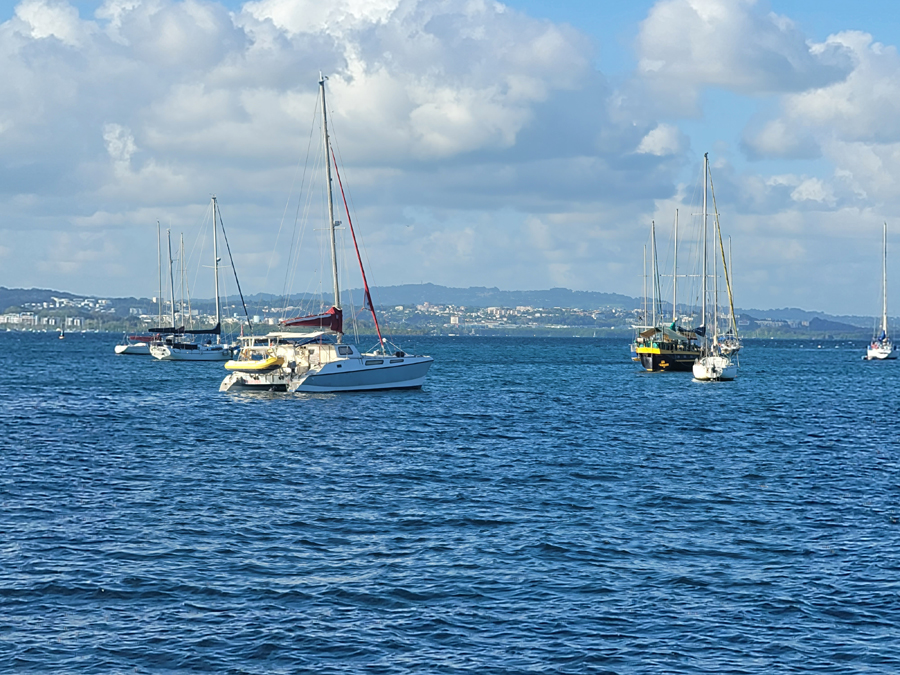 Les Trois-Îlets avec Fort-de France au loin. Crédit photo : Daniel Hébert.