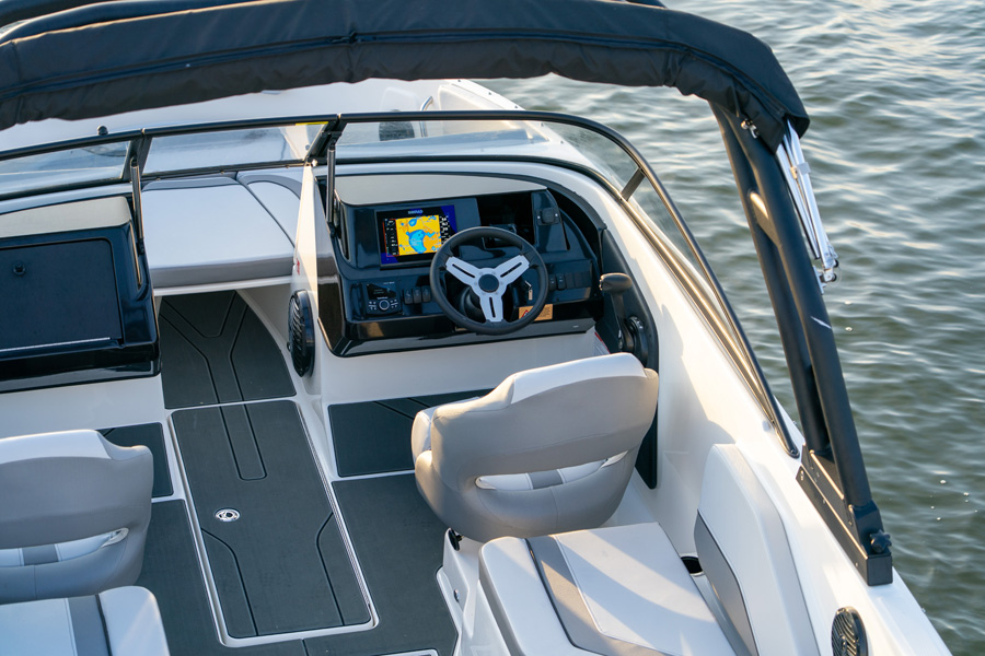 V22. Crédit photo : Bayliner Boats.