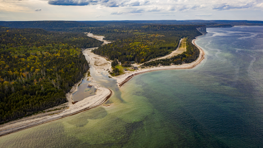 Île d’Anticosti. Crédit photo : Sébastien St-Jean, Tourisme Côte-Nord.